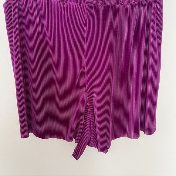 Zara Purple Ribbed Pull on Ruffle Elastic Waist Shorts Size Large Shiny Stretch - Picture 5 of 8